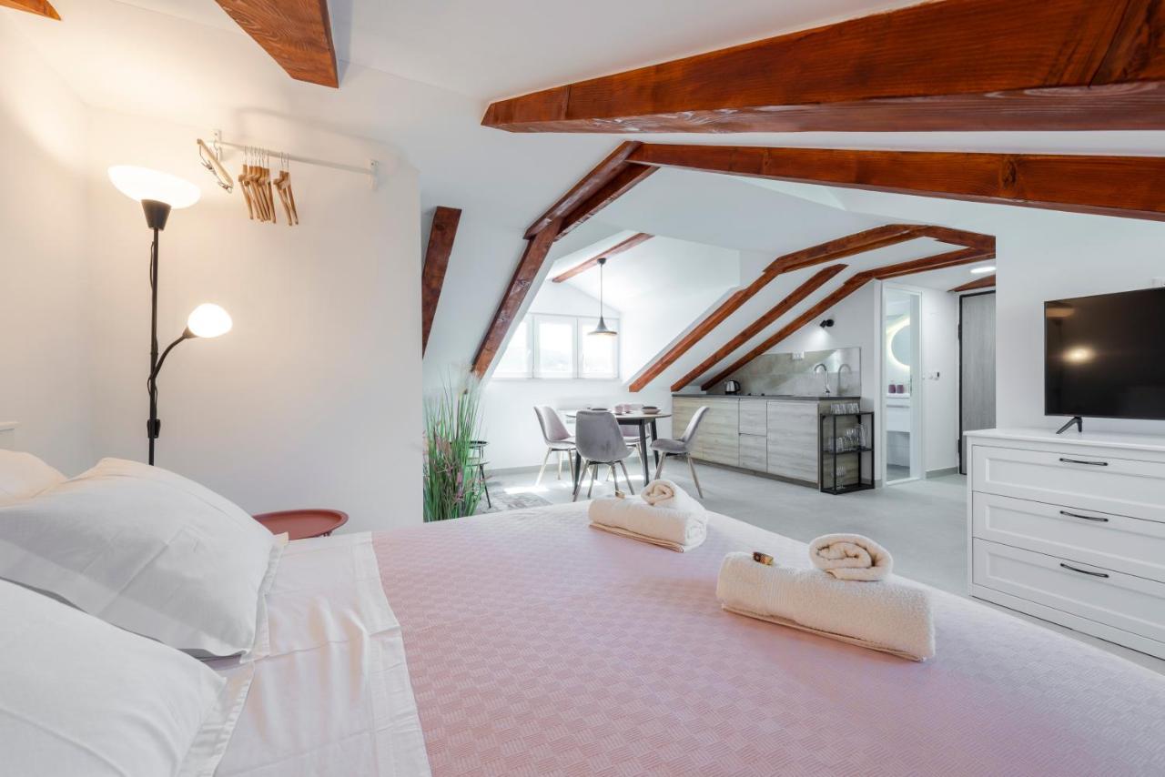 מליני Villa Gold Residence 4 מראה חיצוני תמונה